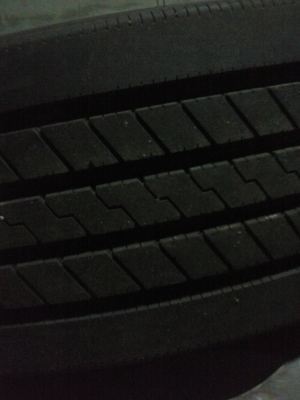 ขายยางรถบรรทุก ยี่ห้อ Bridgestone 295/80R22.5 พร้อมกะทะล้อแมกส์ วิ่งประมาณ 3,000 โล ยางถอดจากคืนห่างเช่า