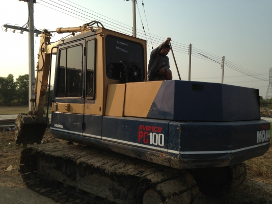 ขายถูก KOMATSU PC 100-3 ราคา 680,000 ขายถูก KOMATSU PC 100-3 ราคา 680,000