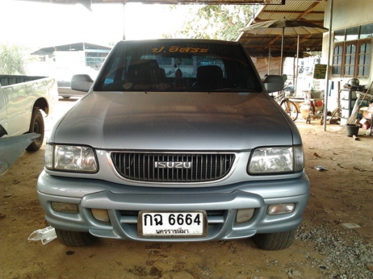 ***ขายแล้วครับขอบคุณ Truck2hand ขาย กระบะ 4ประตู ISUZU 3.0 SLX CAB4 ปี44/01 เครื่อง3.0เทอโบ แห้งๆ ไม่ไอ ไม่หลวม ไม่เยิ้ม หน้า-หลังเดิมๆ บางๆ ไม่เคยชน ไม่เคยเคลมสี  คัสซีสวยไม่ผุ ภายในสวยคอนโซลครบ พ.พาวเวอร์ แอร์ กระจกไฟฟ้า CD พื้นปูกระบะ ล้อแม็ก พร้อมใช้ง