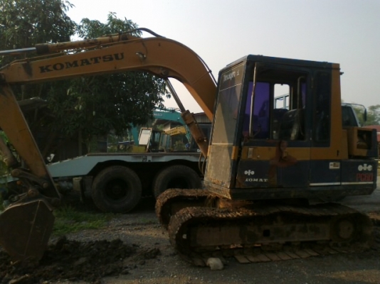 รถแบคโฮ PC60-5 รถแบคโฮ PC60-5