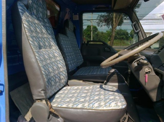 ขายด่วน รถหกล้อ ISUZU NPR ยาว 5 เมตร ขายด่วน รถหกล้อ ISUZU NPR ยาว 5 เมตร