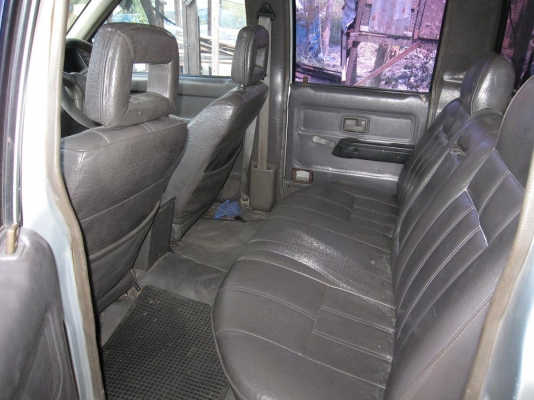 93 ISUZU 4 ประตู เครื่องหัวฉีด 1 J เกียร์ ออโต้ ติดแก้ส NGV ประหยัดสุด สีสวยใหม่เอี่ยม