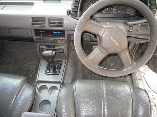 93 ISUZU 4 ประตู เครื่องหัวฉีด 1 J เกียร์ ออโต้ ติดแก้ส NGV ประหยัดสุด สีสวยใหม่เอี่ยม