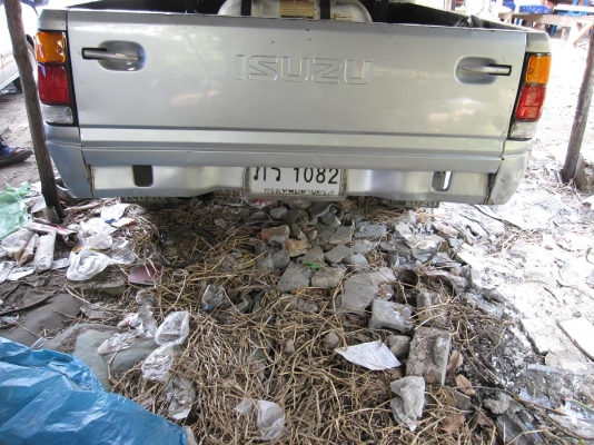 93 ISUZU 4 ประตู เครื่องหัวฉีด 1 J เกียร์ ออโต้ ติดแก้ส NGV ประหยัดสุด สีสวยใหม่เอี่ยม