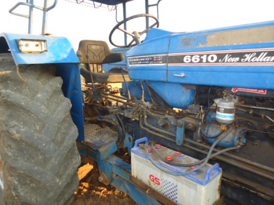 ขายรถไถFord -77เครื่องดี T1 รถสภาพ 80\% สวยพร้อมใช้งาน พร้อมใบมีดดันหน้า ผาน7 ขายรถไถนา F0RB -77 สนใจติดต่อ ชัยยา สตึก โทร 081-9972972 089-8451778