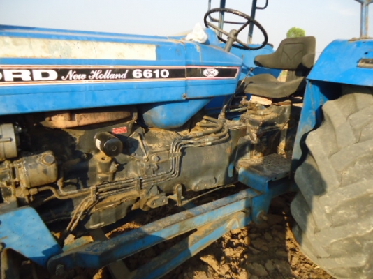 ขายรถไถFord -77เครื่องดี T1 รถสภาพ 80\% สวยพร้อมใช้งาน พร้อมใบมีดดันหน้า ผาน7 ขายรถไถนา F0RB -77 สนใจติดต่อ ชัยยา สตึก โทร 081-9972972 089-8451778