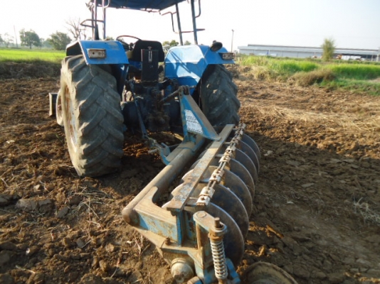 ขายรถไถFord -77เครื่องดี T1 รถสภาพ 80\% สวยพร้อมใช้งาน พร้อมใบมีดดันหน้า ผาน7 ขายรถไถนา F0RB -77 สนใจติดต่อ ชัยยา สตึก โทร 081-9972972 089-8451778