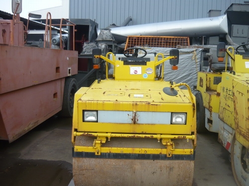 รถบดสั่นสะเทือน 4 ตัน Sakai TW350 รถนอกนำเข้าจากญี่ปุ่น ชม.ต่ำ สภาพดี