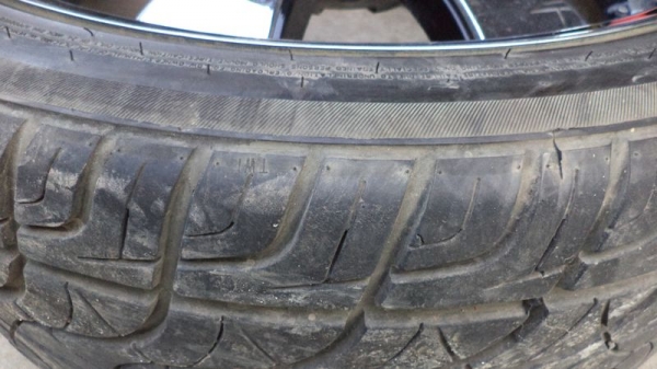 ขายแม็กซ์พร้อมยาง ขอบ24 นิ้ว ไม่มีซ่อม สวยมากๆ