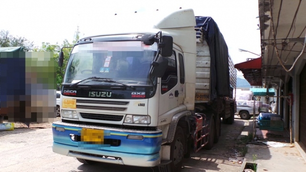 ISUZU DECA 270 ปี 49  หางสองเพลาไม่ดั้มยี่ห้อ ST พร้อมขายค่ะ