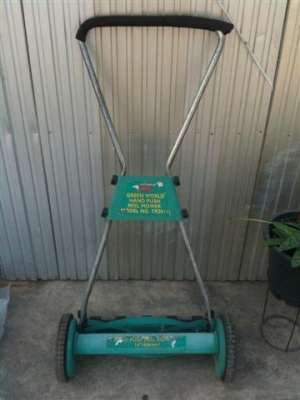 ขายรถเข็นตัดหญ้า มือสองครับ ประหยัดน้ำมัน เครื่องเงียบไม่มีเสียงดัง