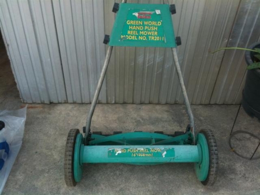 ขายรถเข็นตัดหญ้า มือสองครับ ประหยัดน้ำมัน เครื่องเงียบไม่มีเสียงดัง