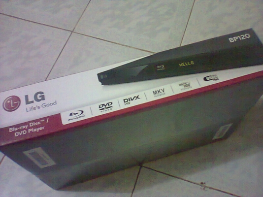 ขายเครื่องเล่น LG  BP 120 bluray disk มีช่องต่อ USB เล่นได้ทุกแผ่น  dvdทุกโซน cd vcd mp3 และ แผ่น bluray  ขายเพราะดูหนังกับทีวี led ผ่านระบบflashdrive