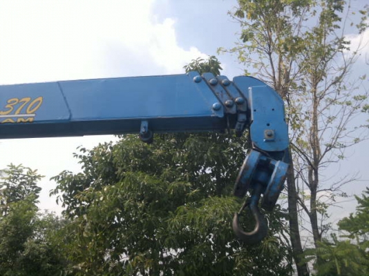 ขายรถ 6 ล้อ กระบะคาร์โก้ 5.20 เมตรติดตั้งเครน UNIC ขนาด 3.7 ตัน 3 ชัก 4 ปลอก ISUZU 175 โบอินย์เตอรื สวยมากๆ พร้อมใช้