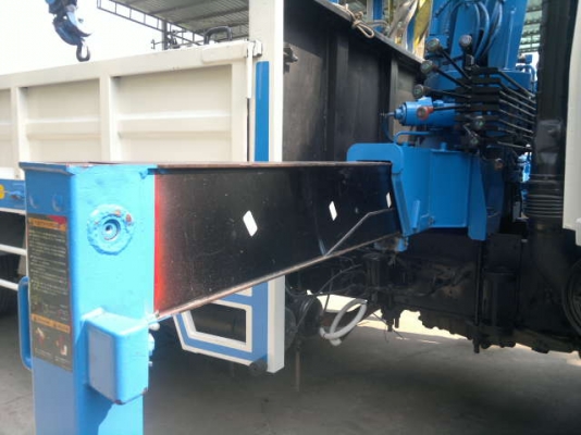 ขายรถ 6 ล้อ กระบะคาร์โก้ 5.20 เมตรติดตั้งเครน UNIC ขนาด 3.7 ตัน 3 ชัก 4 ปลอก ISUZU 175 โบอินย์เตอรื สวยมากๆ พร้อมใช้