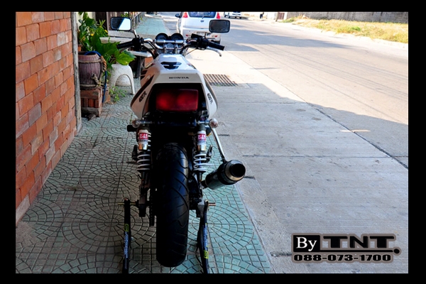 <TNT>ขาย Honda SF CB 400(NC-31) 400 cc./ปี93/สีขาว/Inv.+สพม. /แต่ง..สวยๆ>>>
