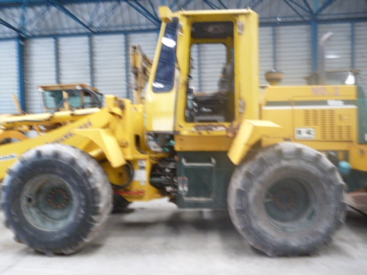 ขายรถตัก KAWAZAKI  60ZIV-2  ปี 2006  ราคาถูกสภาพพร้อมใช้งานได้เลยค่ะ ติดต่อสอบถามราคาได้ที่ 087-3310254  เจี๊ยบค่ะ