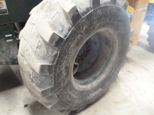 ขายรถตัก KAWAZAKI  60ZIV-2  ปี 2006  ราคาถูกสภาพพร้อมใช้งานได้เลยค่ะ ติดต่อสอบถามราคาได้ที่ 087-3310254  เจี๊ยบค่ะ