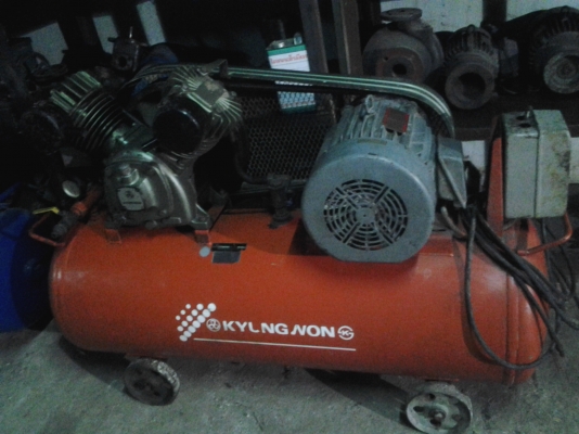 ขายปั๊มลมเกาหลี พร้อมประกัน3"เดือน 7.5 แรง ขนาดถัง300ลิตร สินค้าอยูพุทธมลทลสาย 4 สนใจติดต่อได้ที่เบอร์ 081-5266979