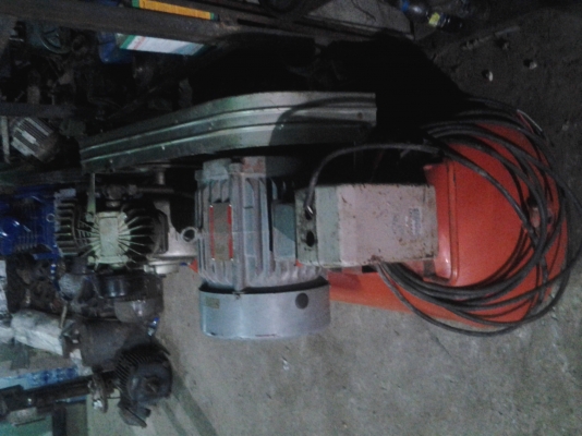 ขายปั๊มลมเกาหลี พร้อมประกัน3"เดือน 7.5 แรง ขนาดถัง300ลิตร สินค้าอยูพุทธมลทลสาย 4 สนใจติดต่อได้ที่เบอร์ 081-5266979