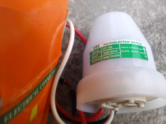 สวิทช์แสงแดด เอาไว้ให้เปิด-ปิดไฟหน้าบ้านอัตโนมัติ ทนกระแสได้สูง ทนทาน และกันน้ำ(มี 1 อัน)