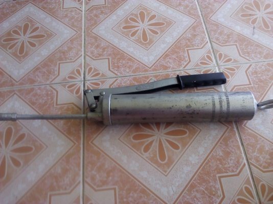 กระบอกอัดจาระบีผลิตที่เยรมันเป็นรุ่นทนงานหนักกระบอกแข็งแรงชุดอัดหนาแข็งแรง (มี 2 อัน)