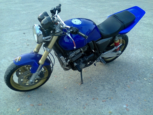 ขาย CB 400 สีน้ำเงินสวยๆ ครับ