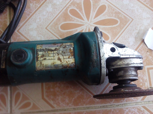 เครื่องเจียรไฟฟ้า 4 นิ้ว Makita แท้100\%(มี 2 เครื่อง)