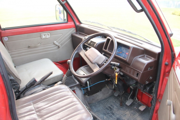 รถกระป้อญีปุ่น รุ่นหัวแตงโม 4x4 นั่งสบาย เก็บของได้เยอะ ลุยดี