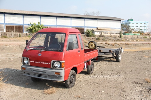 รถกระป้อญีปุ่น รุ่นหัวแตงโม 4x4 นั่งสบาย เก็บของได้เยอะ ลุยดี