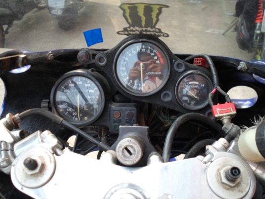 ขาย CBR400 ปี 92 ทะเบียนแท้โอนขนส่ง รถเก่าเก็บ รถไม่ติดต้องทำอีกนิด