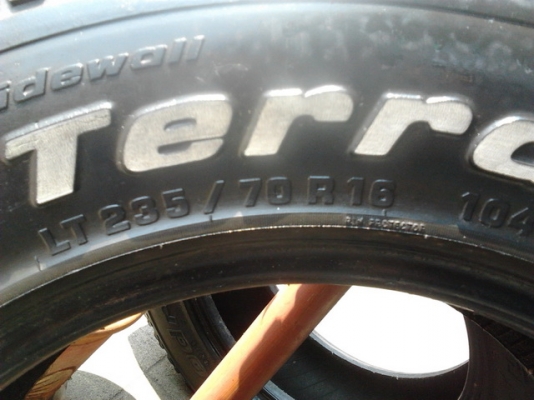 ขายยาง BF All 235/70/16 ปี06 สวยๆ