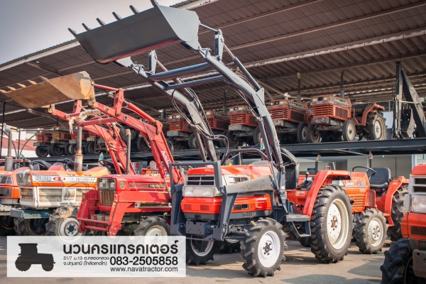 KUBOTA GL21 4WD คูโบต้า 3 สูบไดเร็คอินเจ็คชั่น 1400cc 28แรง สภาพสวย พร้อมบุ้งกี๋ตักหน้าคูโบต้าญี่ปุ่น www.navatractor.com