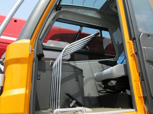 ตัวแทนจำหน่ายรถเครน ยี่ห้อ SANY 25-130 ตัน