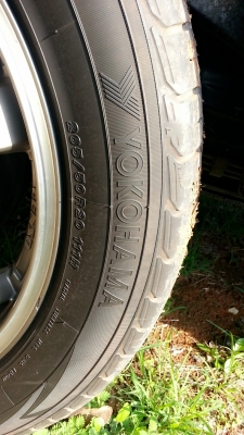 ประดับยนต์