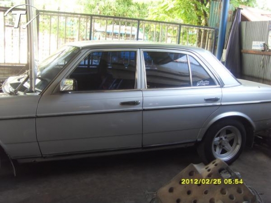 ขายเป็นอะไหล่benz 123 1jz gte auto 2500CC