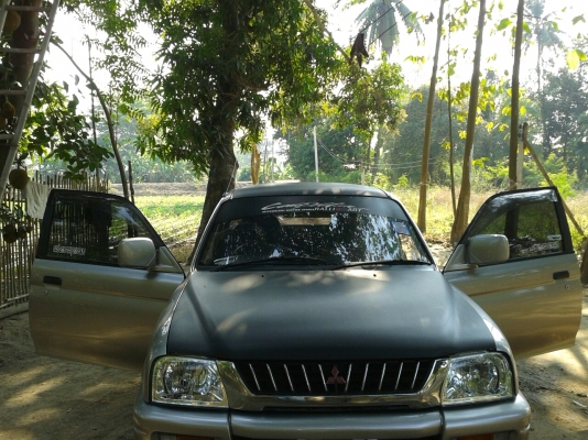 Mitsubishi Strada mekacab