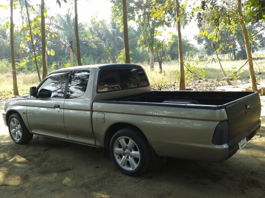 Mitsubishi Strada mekacab Mitsubishi Strada mekacab