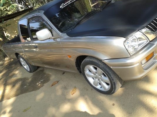 Mitsubishi Strada mekacab Mitsubishi Strada mekacab