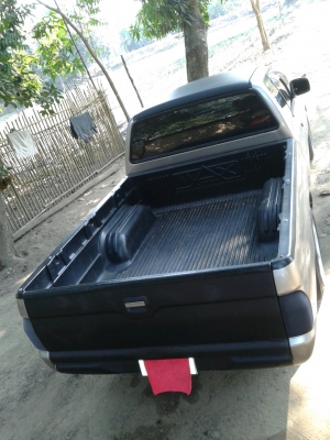 Mitsubishi Strada mekacab Mitsubishi Strada mekacab