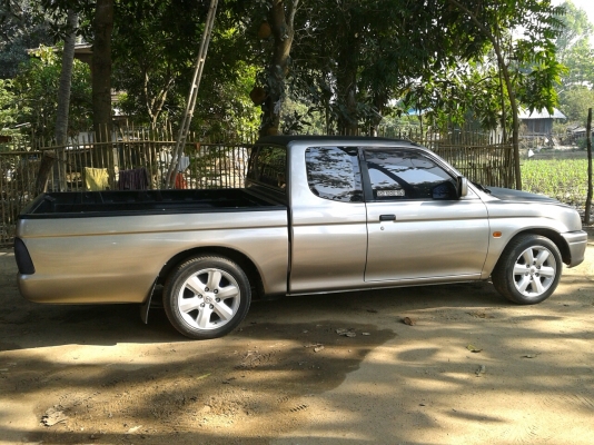 Mitsubishi Strada mekacab Mitsubishi Strada mekacab