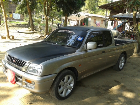 Mitsubishi Strada mekacab Mitsubishi Strada mekacab