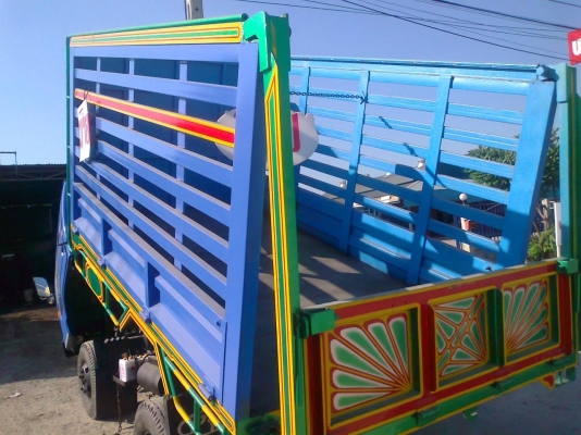 ISUZU NKR 110 HP 4BE1 หกล้อดั๊มพ์ กระบะดั๊มพ์เหล็กคอกสูงเกษตร 4 ต้นยาว 3.50 เมตร เครื่องแน่นดีไม่เยิ้ม หัวเก๋งบางภายในคอนโซลสวยครบ ช่วงล่างคัชซีสวยไม่มีดาม ยางสภาพดีพร้อมบรรทุกพร้อมใช้งาน เอกสารเล่มทะเบียนครบพร้อมโอน ราคาต่อรองได้ครับ