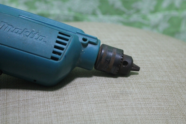 สว่านขนาด 2 หุน ยี่ห้อ makita รุ่น 6501 สภาพพร้อมใช้งานครับ