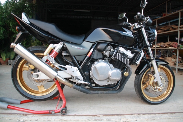 ขาย CB 400 เทค 3  ปี 2005 รถเพิ่งประกอบ วิ่งน้อย สรรพสามิตแท้ั ปลายเลส 138000