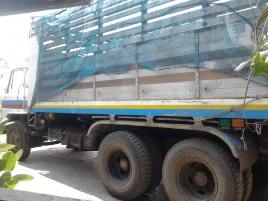 HINO F17 - 185 HP HO7C สิบล้อดั๊มพ์ 2 เพลา มีระบบลากพ่วงมาให้ครบพร้อมใช้งาน กระบะดั๊มพ์คอกสูงเกษตร 12 ตันสภาพสวย เครื่องแน่นดีเดิมๆไม่มีเยิ้ม ภายในเก๋งคอนโซลครบ แอร์เย็น พวงมาลัยเพาเวอร์ เบรคทริ๊ปฟี้ ช่วงล่างคัชซีไม่บวมไม่แตก ยางสภาพดี 10 เส้นพร้อมบร