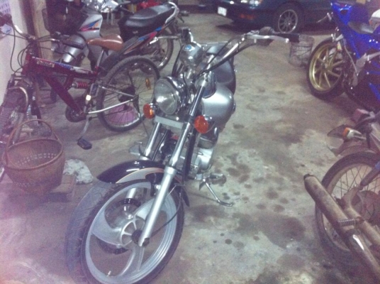 Boss 175cc  ทะเบียนพร้อม 45000 ติดต่อเบลล์โพธิ์ทอง 0819479225