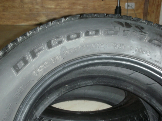 ขายยาง BF GOODRICH 205/70 R 15 ปี 09 ขายยาง BF GOODRICH 205/70 R 15 ปี 09