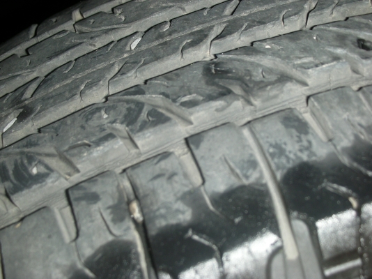 ขายยาง BF GOODRICH 205/70 R 15 ปี 09 ขายยาง BF GOODRICH 205/70 R 15 ปี 09