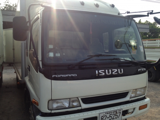 ขาย 6 ล้อ ISUZU ตู้แห้ง มีเครื่องทำความเย็น พร้อมลิฟท์ท้าย